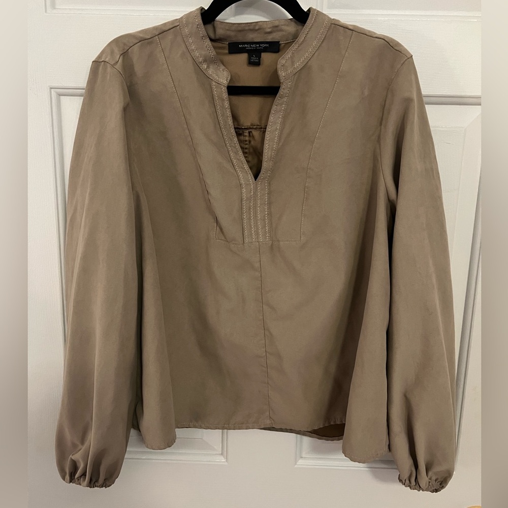 Long Sleeve Tan Marc Jacobs Shirt size L